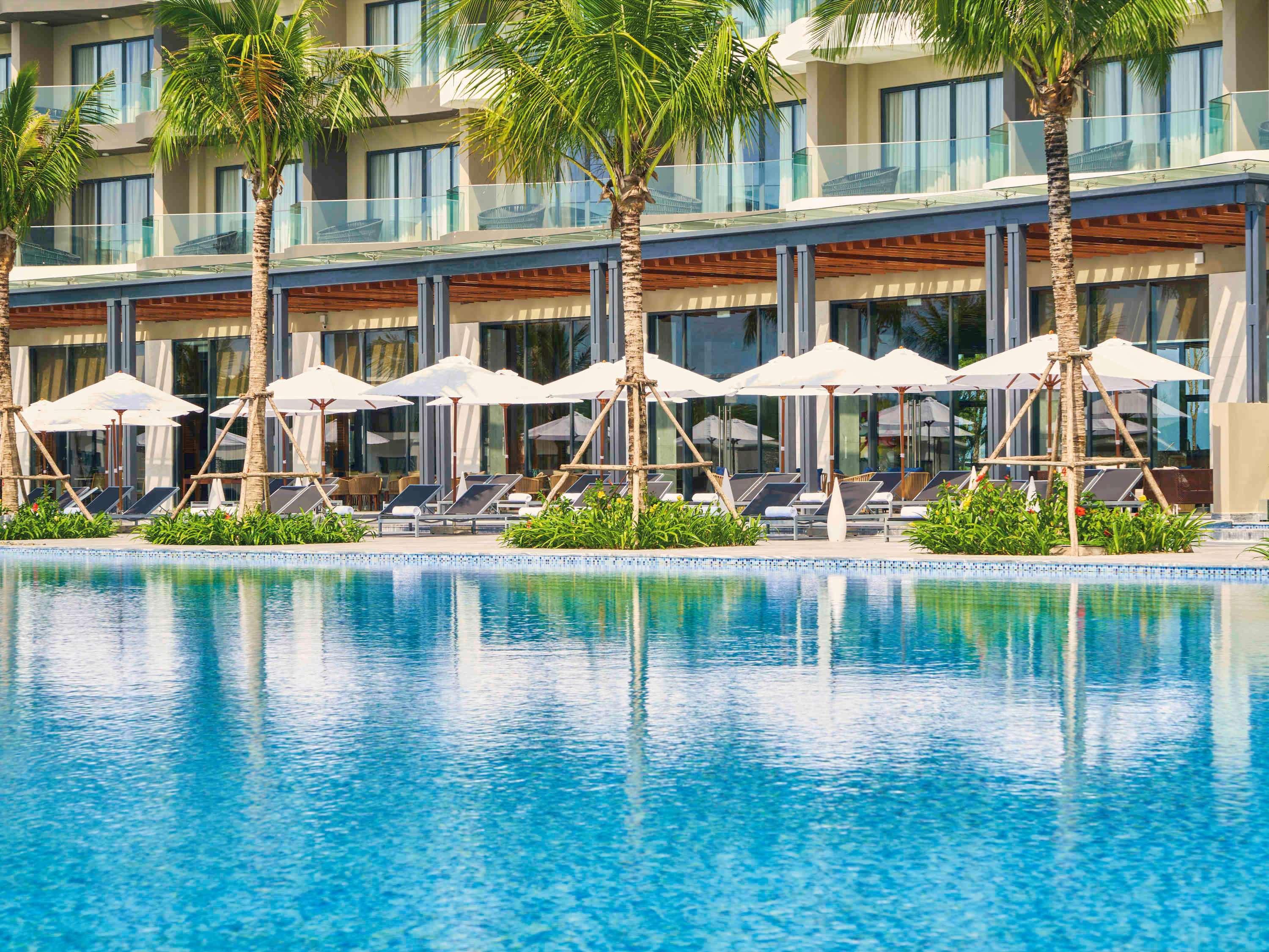 Moevenpick Villas & Residences דואונג דונג מראה חיצוני תמונה The pool at the hotel