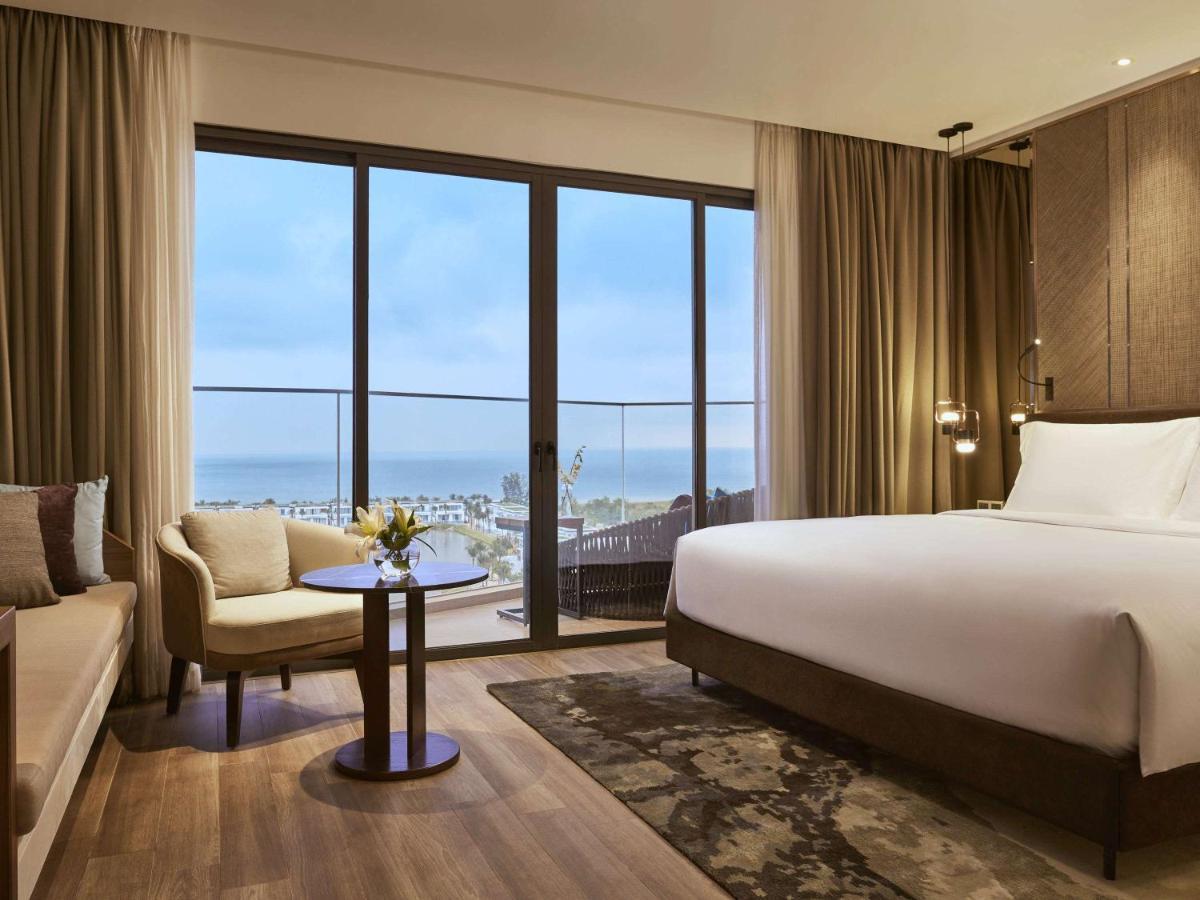 Moevenpick Villas & Residences דואונג דונג מראה חיצוני תמונה A guest room at the hotel