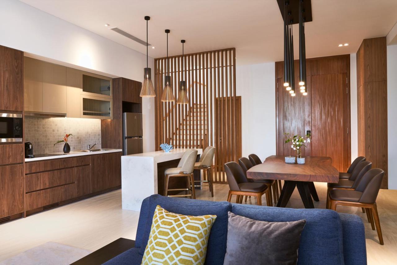 Moevenpick Villas & Residences דואונג דונג מראה חיצוני תמונה A kitchen and dining room at the Ritz-Carlton, Maldives